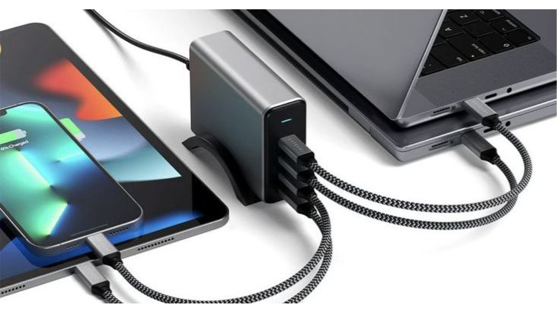 Завжди на зв’язку з найкращими павербанками! 