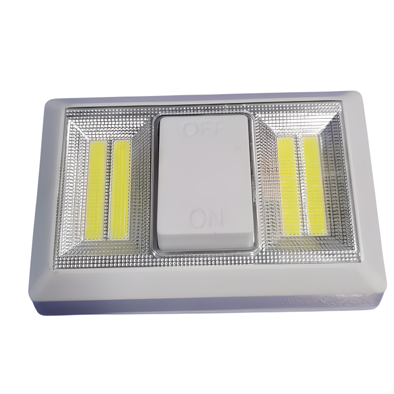 Світильник 415 квадрат-вимикач 4 COB, 4 AAA