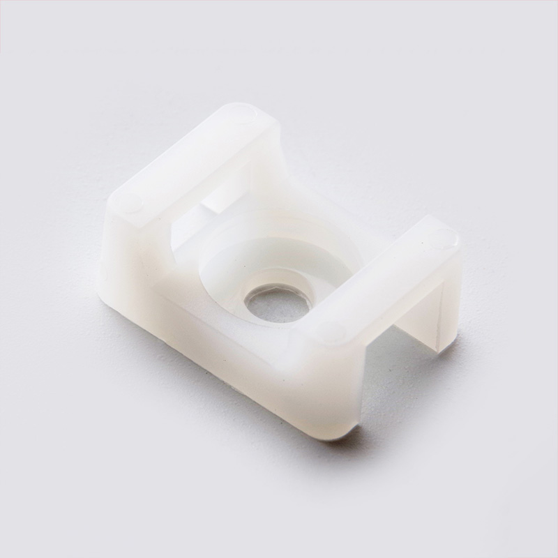 Майданчик для кабельних стяжок з монтажним отвором 15 * 10 * 7 * 3,4 мм (пач. 100шт)